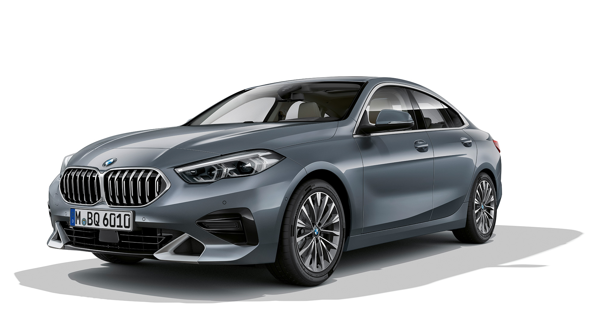 Parrilla BMW nuevo BMW Serie 2 Gran Coupé Acabado Luxury Storm Bay metalizadoF44, vista de tres cuartos del frontal